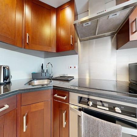 Studio In Best Part Of Downtown With Amazing Pool Дубай Экстерьер фото