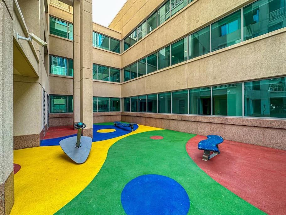 Studio In Best Part Of Downtown With Amazing Pool Дубай Экстерьер фото